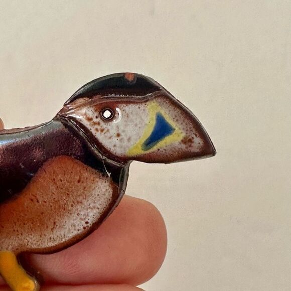 Puffin enamel brooch - Picture 4 of 7